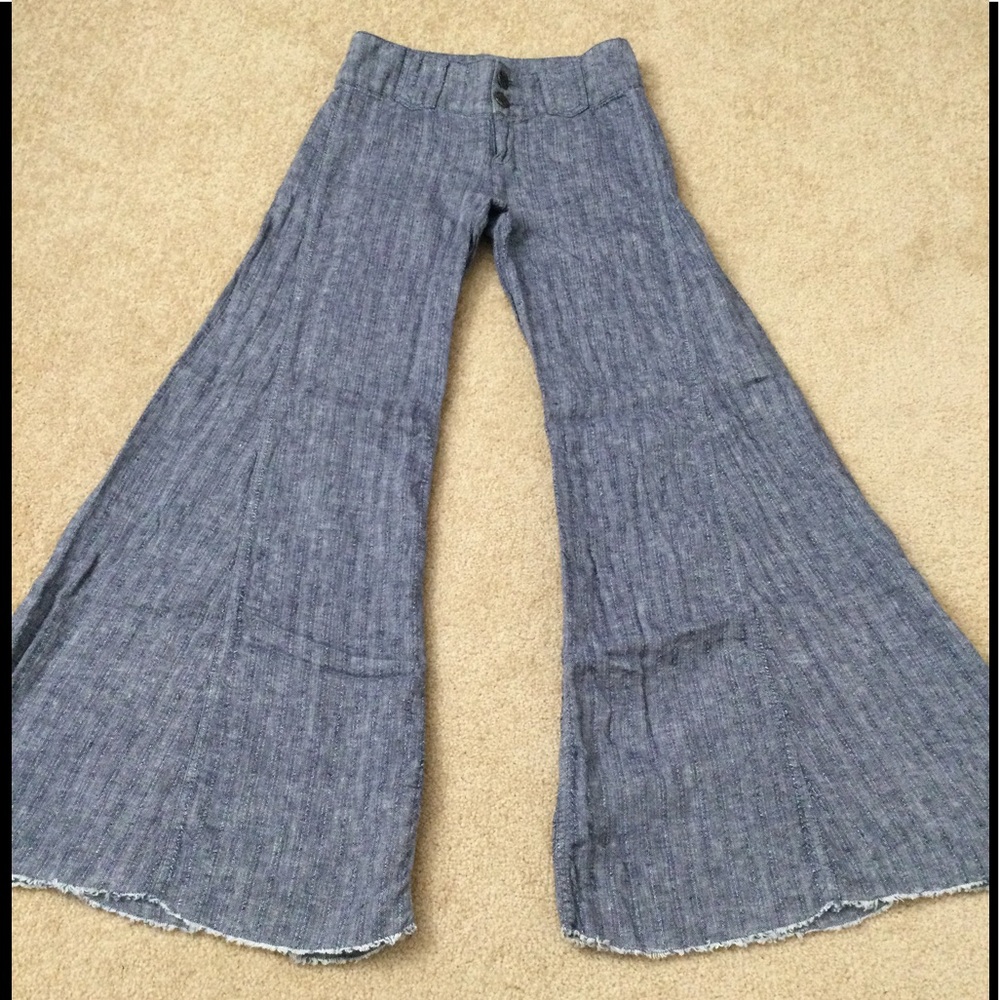 FREE PEOPLE EXTREME FLARE WIDE LEG LINEN STRIPE PANTS 4 BLUE